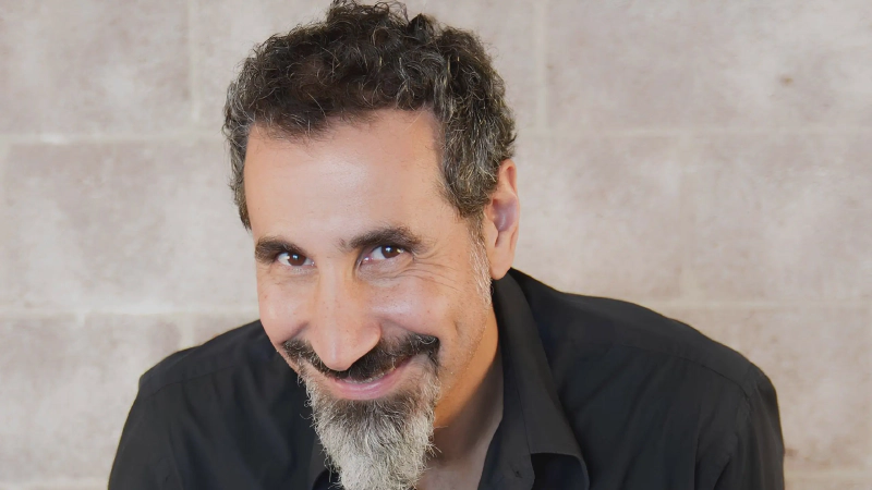 Serj Tankian: "Quando o Metal é muito pesado, fica engraçado"