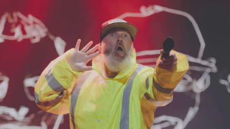 Treta em Toronto: Público Vaia Drake Durante Show do Limp Bizkit