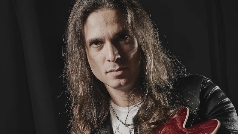 Compor Thrash Metal é como Montar um Lego, diz Kiko Loureiro