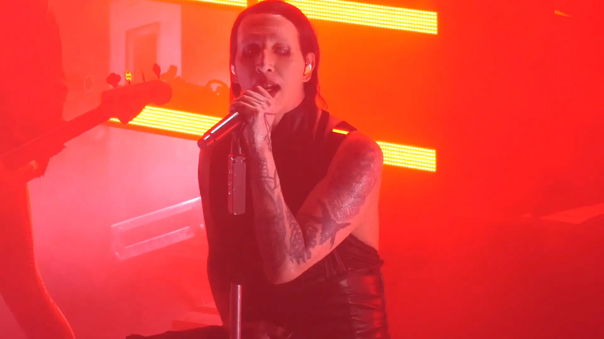 assista-marilyn-manson-volta-aos-palcos-com-novo-single