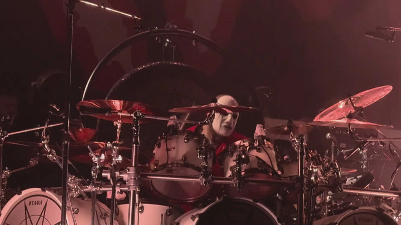 Exclusivo: Veja Vídeos da Performance Lendária do Slipknot em Primeiro Show da Turnê "Here Comes the Pain"