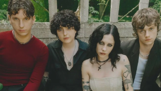 Pale Waves Reinventa o Som dos Anos 80 em Novo Single "Gravity"