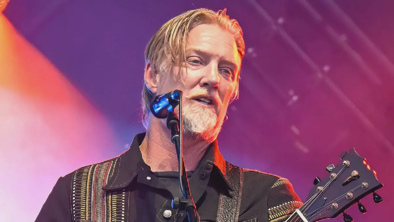 Queens Of The Stone Age Cancela Turnê por Causa do Vocalista