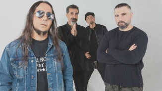 "Menos é Mais": Serj Tankian Explica a Estratégia do System of a Down; Entenda