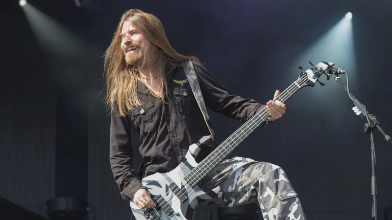 Pär Sundström, do SABATON, Apresenta "Lord Of Metal": O Novo Simulador de Festivais de Música