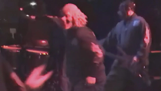 Veja: Briga Épica Entre SLIPKNOT e Fãs do MUSHROOMHEAD em 1999; Vídeo