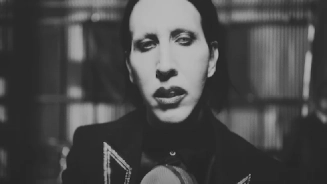 Marilyn Manson lança novo single "Sacrilegious" antes do álbum One Assassination Under God; Vídeo