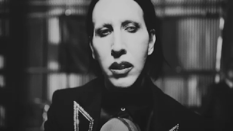 Marilyn Manson lança novo single "Sacrilegious" antes do álbum One Assassination Under God; Vídeo